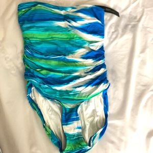 NWT Carmen Marco Valvo blue, green white swimsuit